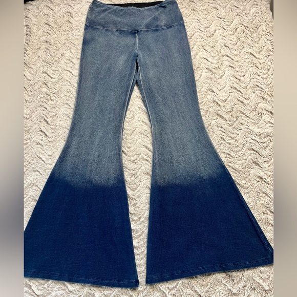 Athena Marie Ombre Flare Leggings 
Boho Minimalist Retro Style Yoga 
Size Medium - Picture 1 of 7
